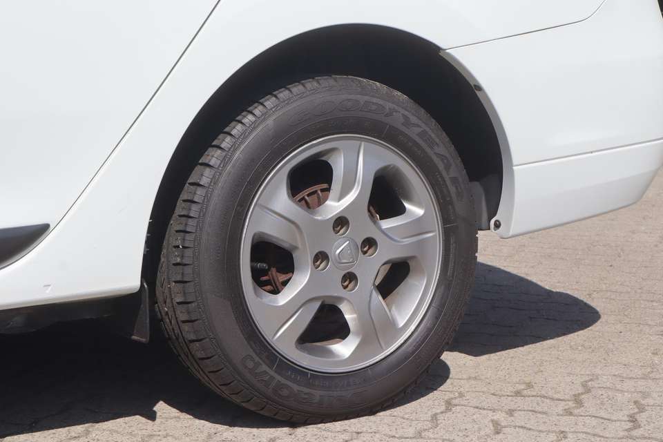 Dacia Logan - Imagem 16