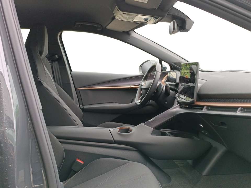 CUPRA Tavascan - Imagem 12
