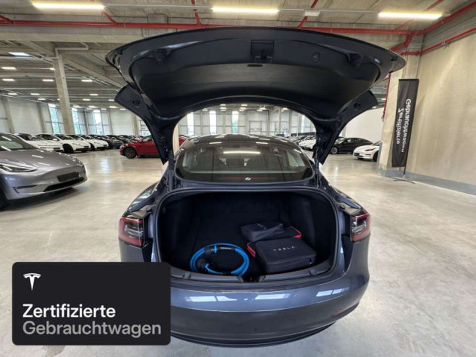 Tesla Model 3 - Imagem 9