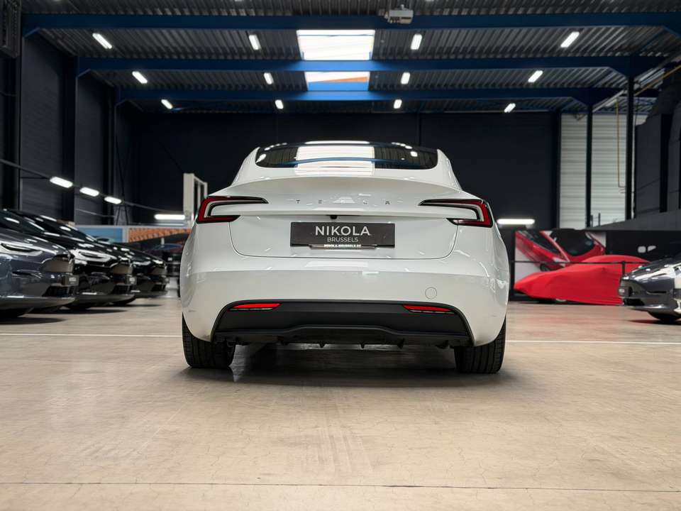 Tesla Model 3 - Imagem 3