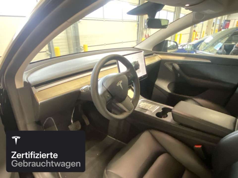 Tesla Model Y - Imagem 11