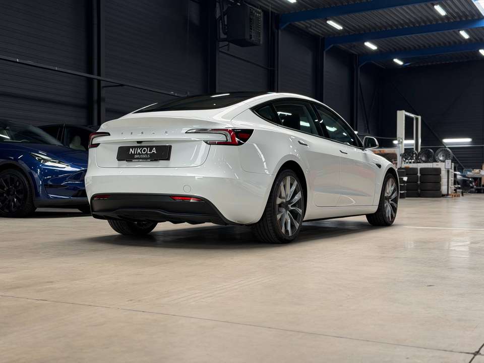 Tesla Model 3 - Imagem 4