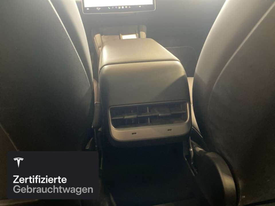 Tesla Model Y - Imagem 13