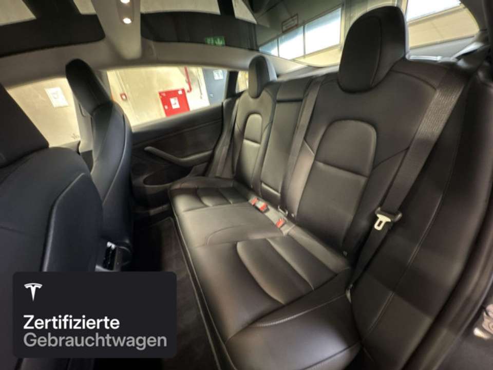 Tesla Model 3 - Imagem 12