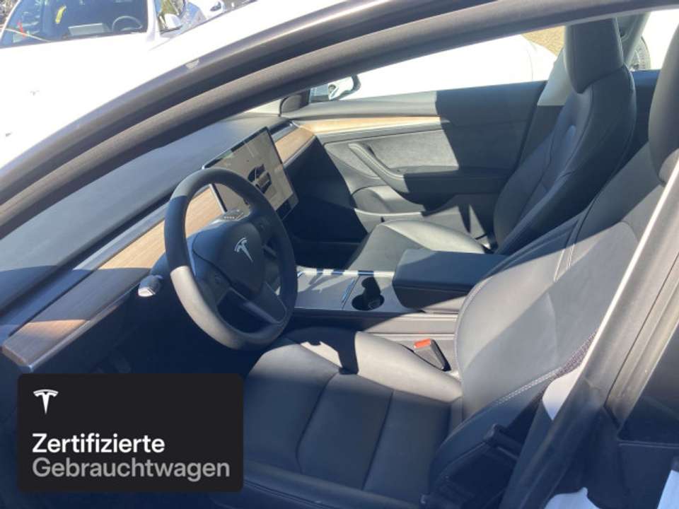 Tesla Model 3 - Imagem 10