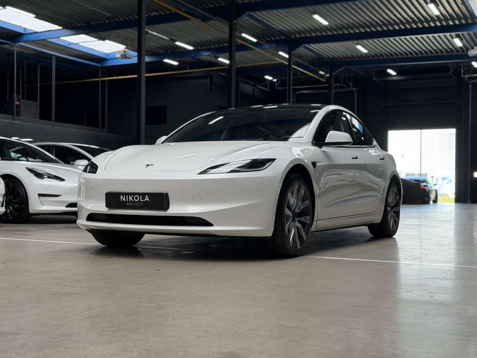 Tesla Model 3 - Imagem 7