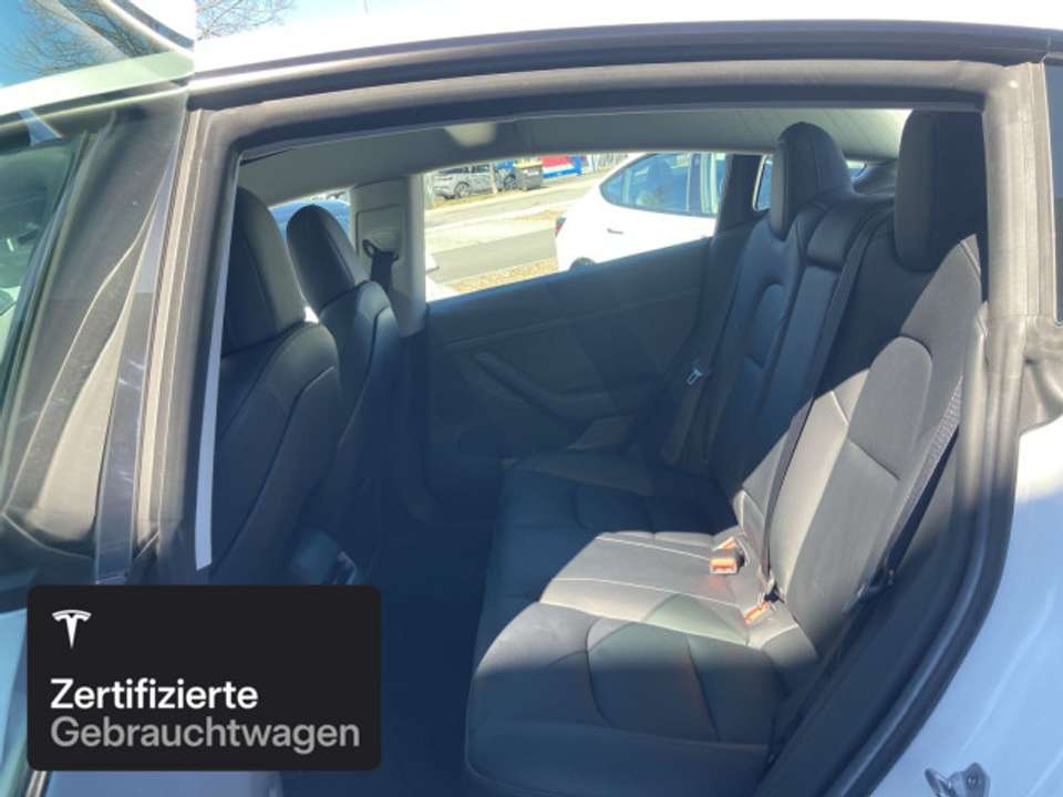 Tesla Model 3 - Imagem 12