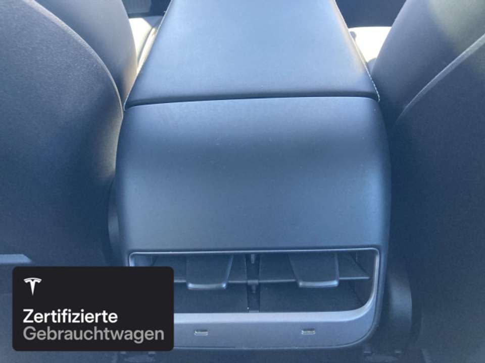 Tesla Model 3 - Imagem 13