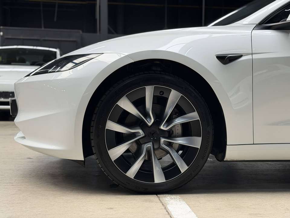 Tesla Model 3 - Imagem 8