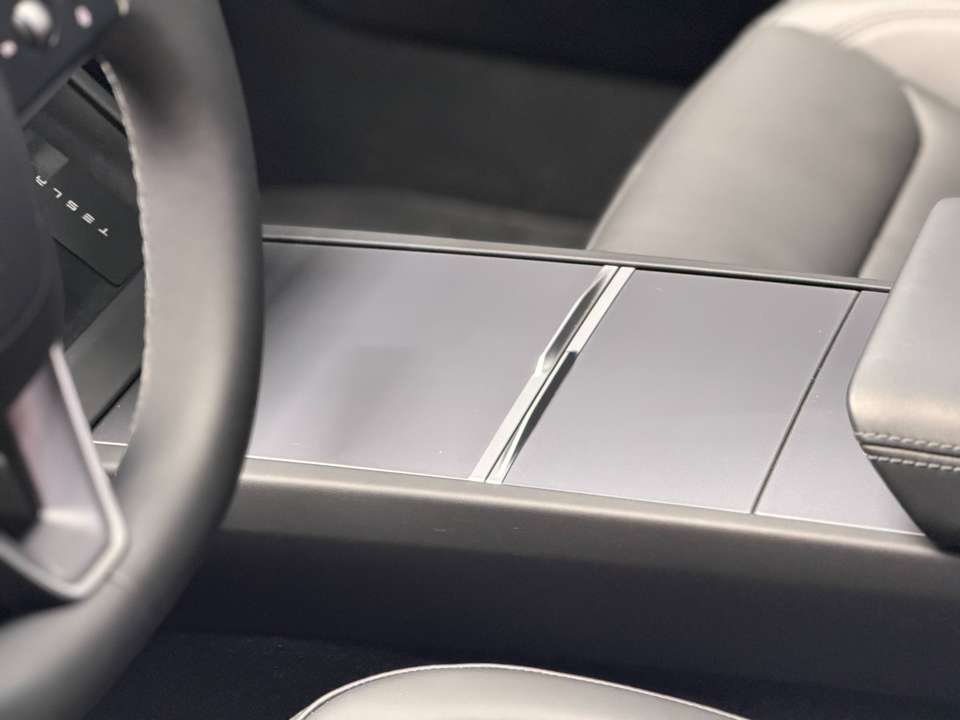Tesla Model 3 - Imagem 10