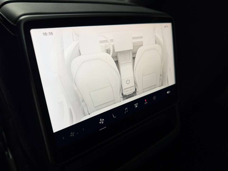 Tesla Model 3 - Imagem 14