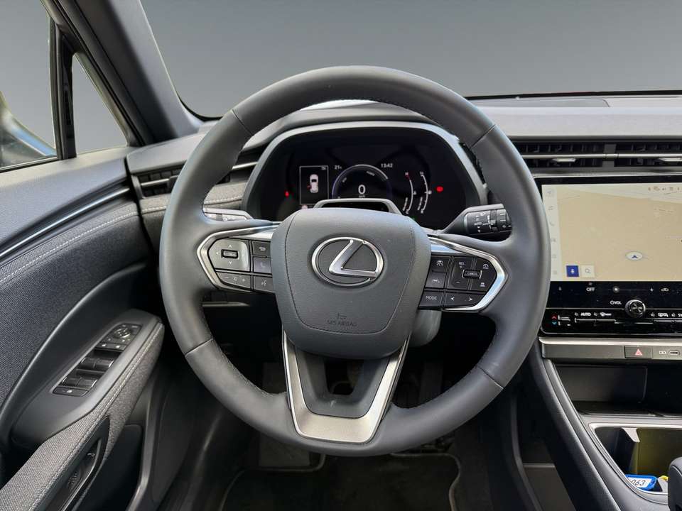 Lexus LBX - Imagem 12
