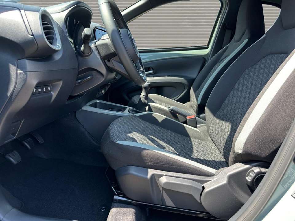 Toyota Aygo X - Imagem 9