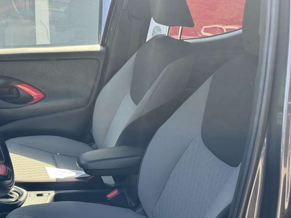 Toyota Yaris - Imagem 6