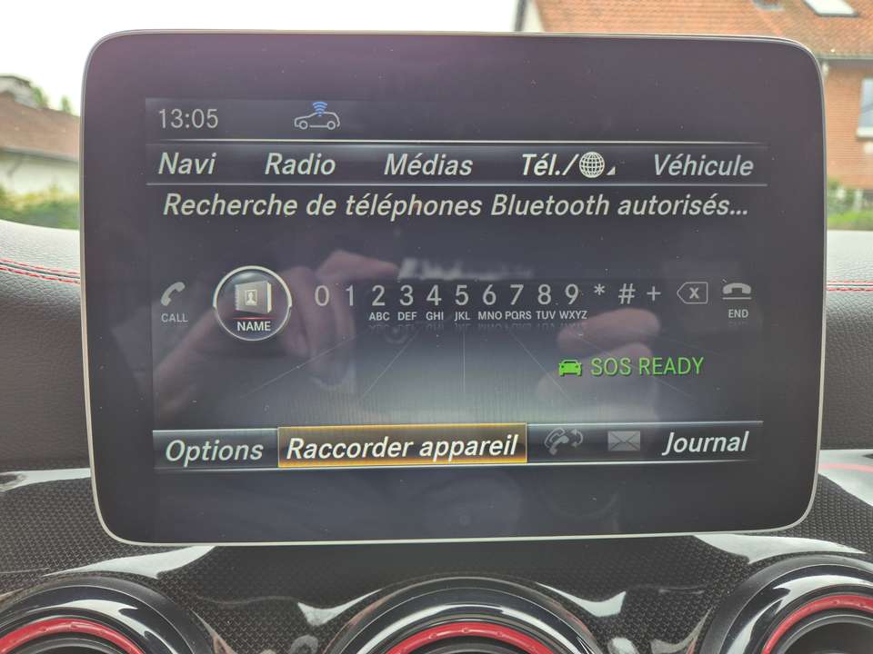 Mercedes-Benz CLA 45 AMG - Imagem 13