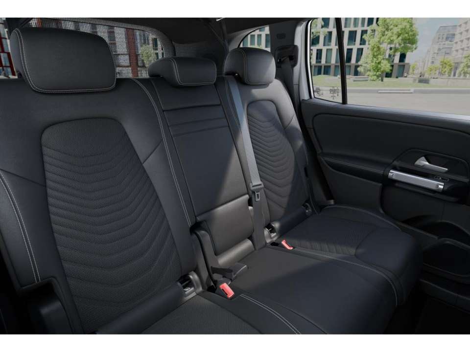 Mercedes-Benz EQB 300 - Imagem 13