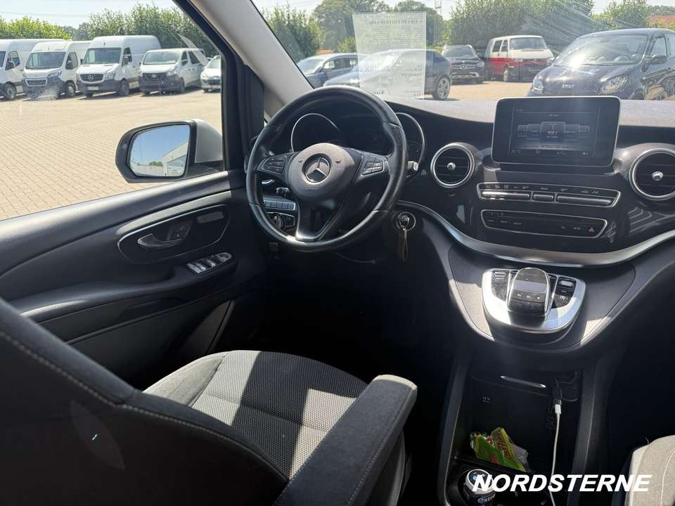 Mercedes-Benz V 220 - Imagem 14