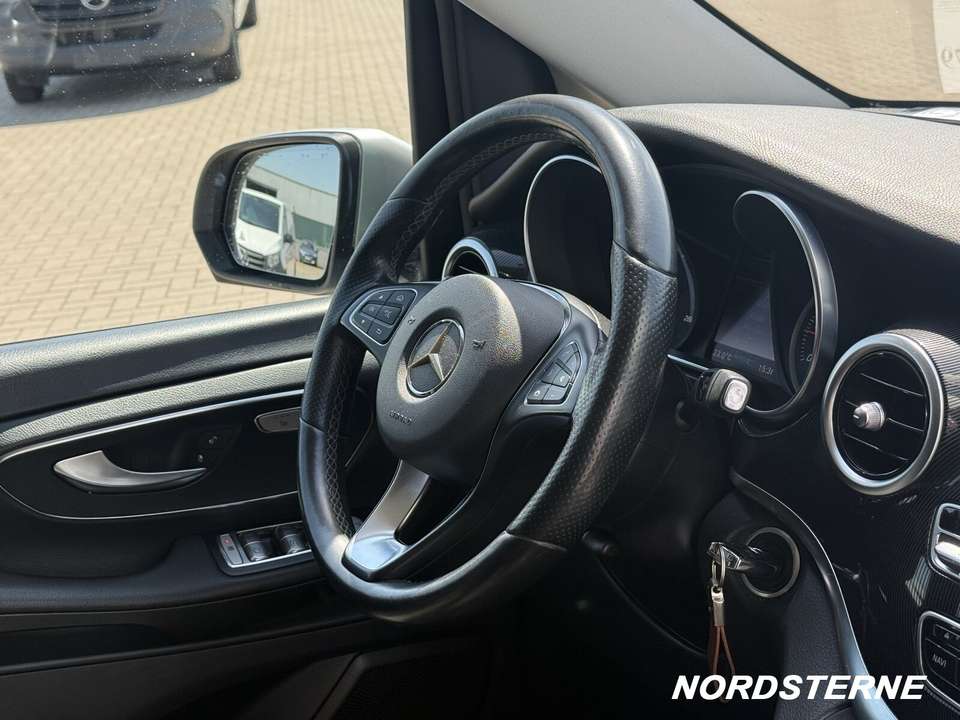 Mercedes-Benz V 220 - Imagem 16
