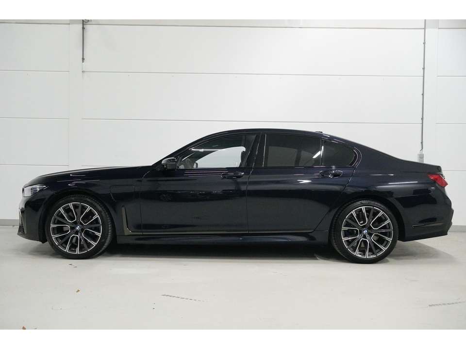 BMW 745 - Imagem 4
