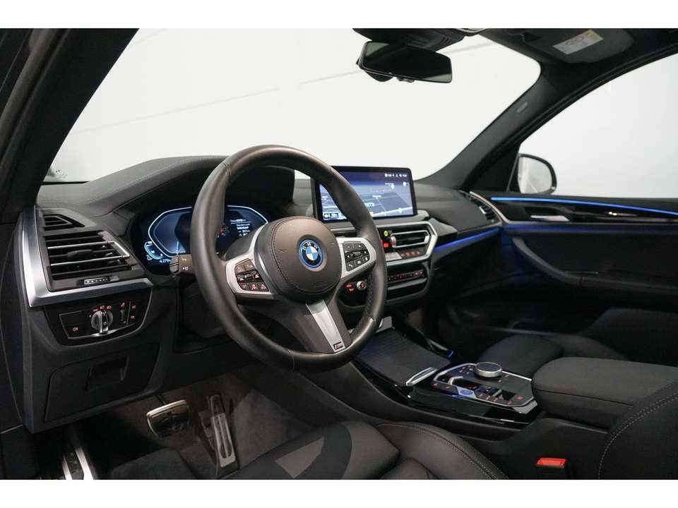 BMW iX3 - Imagem 2