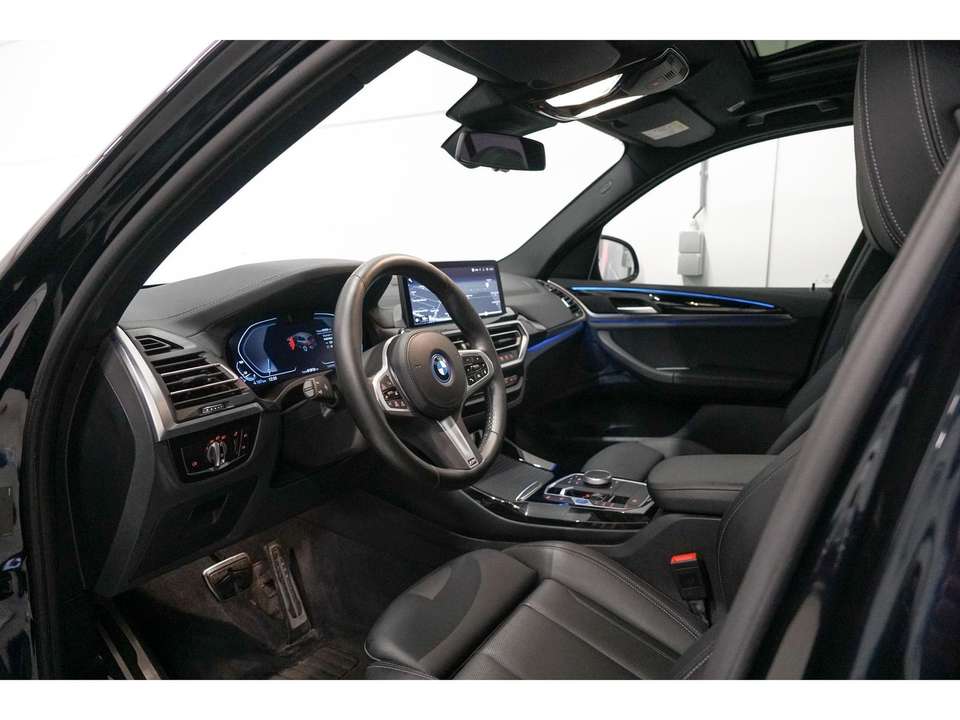 BMW iX3 - Imagem 9