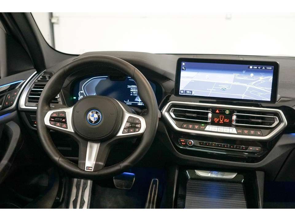 BMW iX3 - Imagem 11