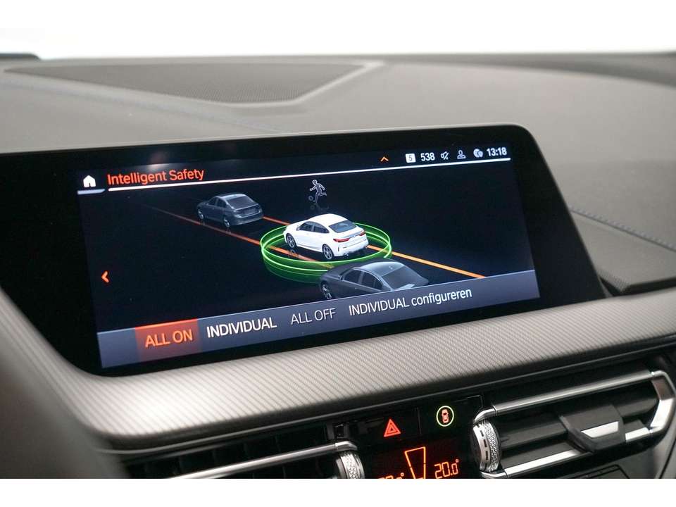 BMW 218 - Imagem 17