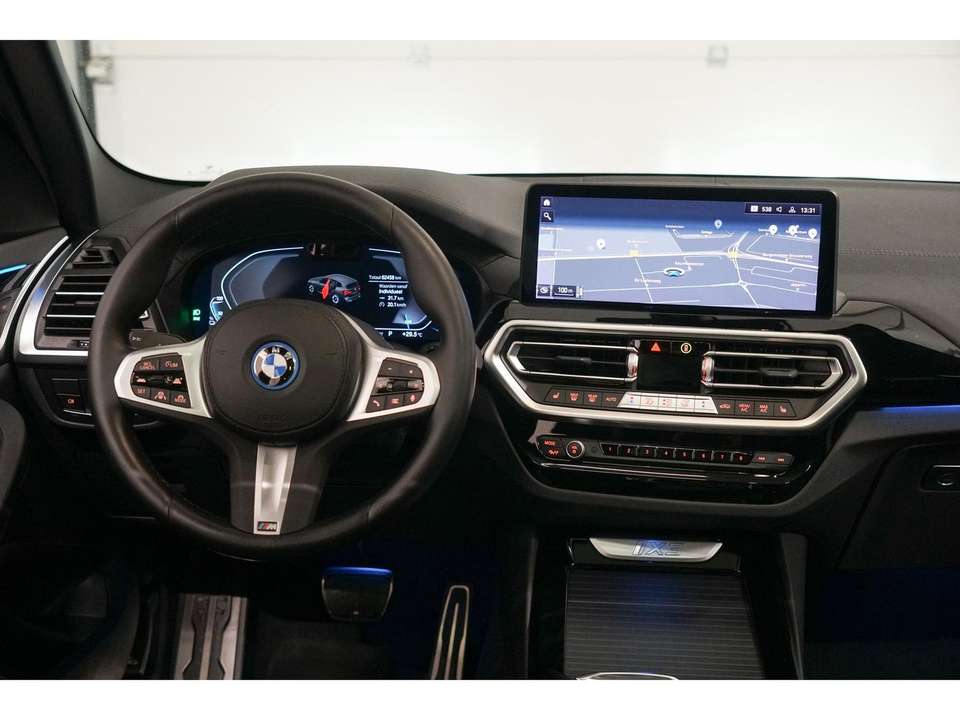 BMW iX3 - Imagem 11