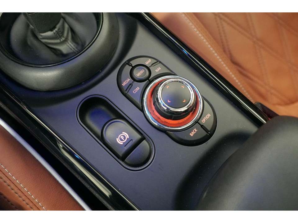 MINI Cooper S Clubman - Imagem 18