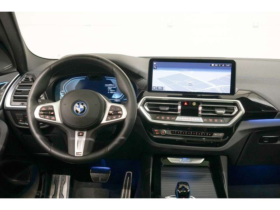 BMW iX3 - Imagem 10