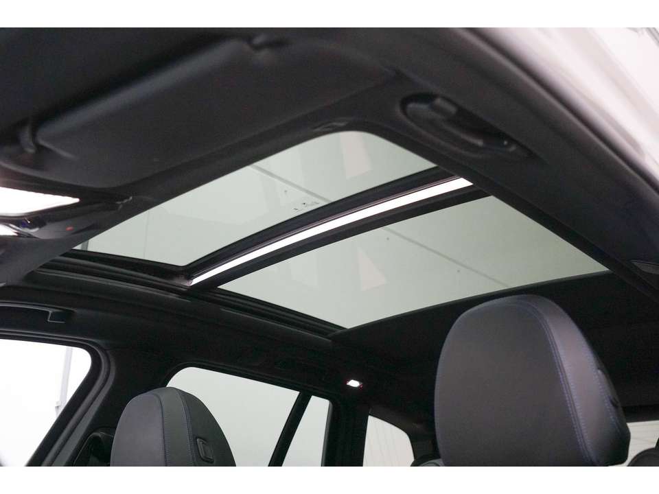 BMW iX3 - Imagem 12