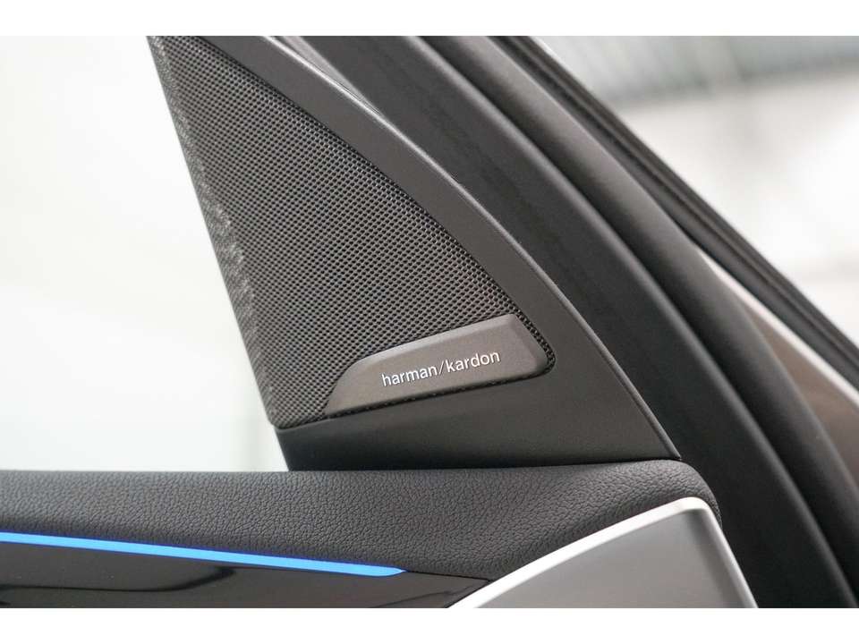 BMW iX3 - Imagem 13