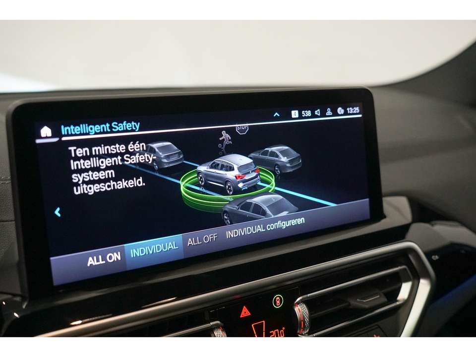 BMW iX3 - Imagem 18