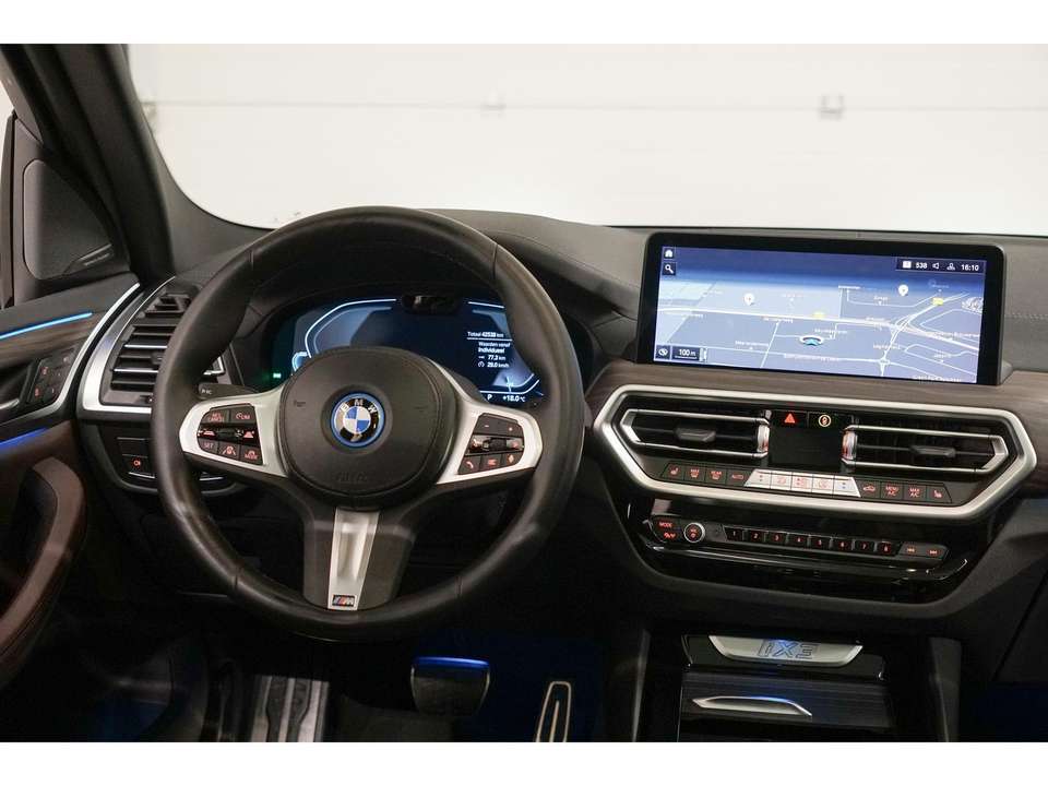 BMW iX3 - Imagem 11