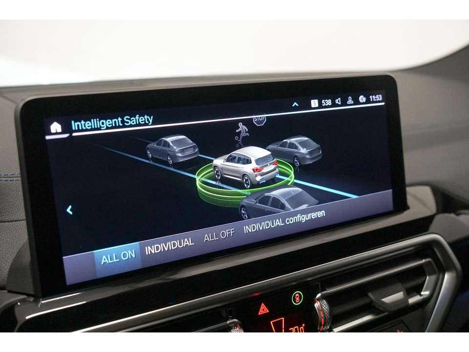 BMW iX3 - Imagem 18