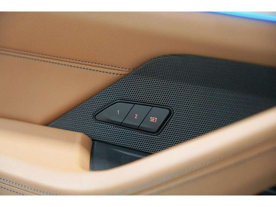 BMW i4 - Imagem 18