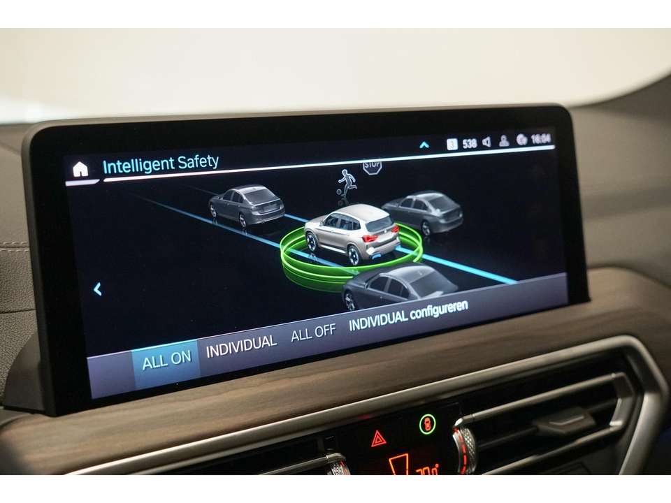 BMW iX3 - Imagem 20