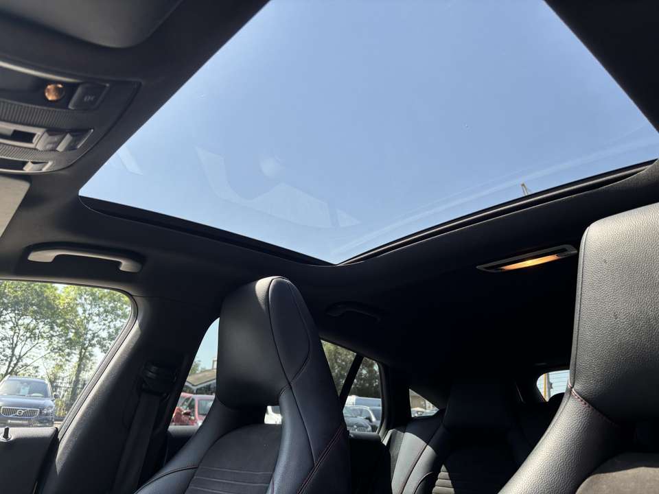Mercedes-Benz CLA 180 - Imagem 8