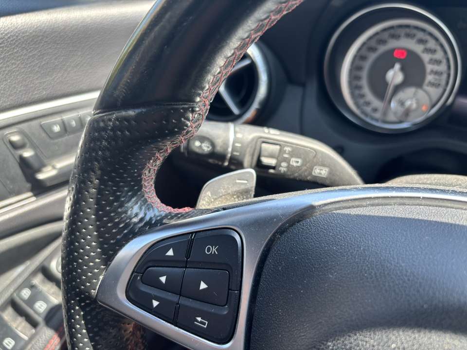 Mercedes-Benz CLA 180 - Imagem 11