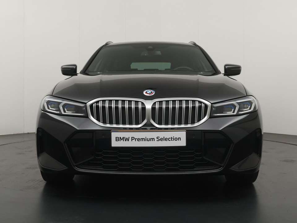 BMW 330 - Imagem 6