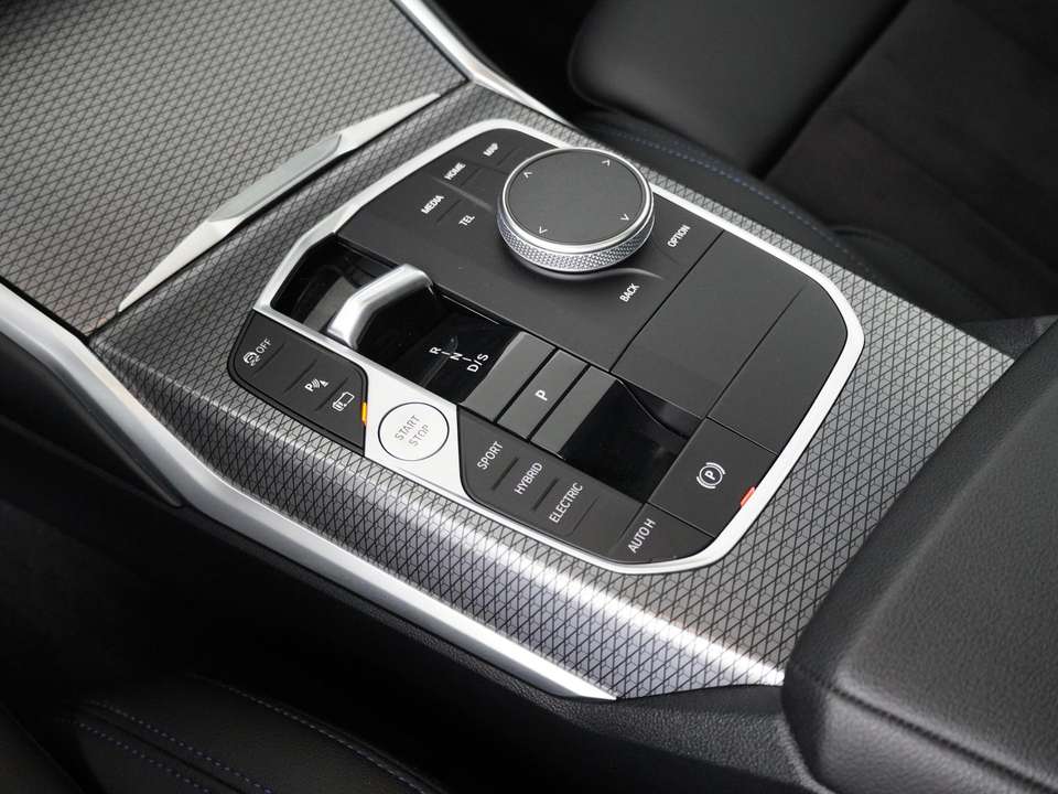 BMW 330 - Imagem 15