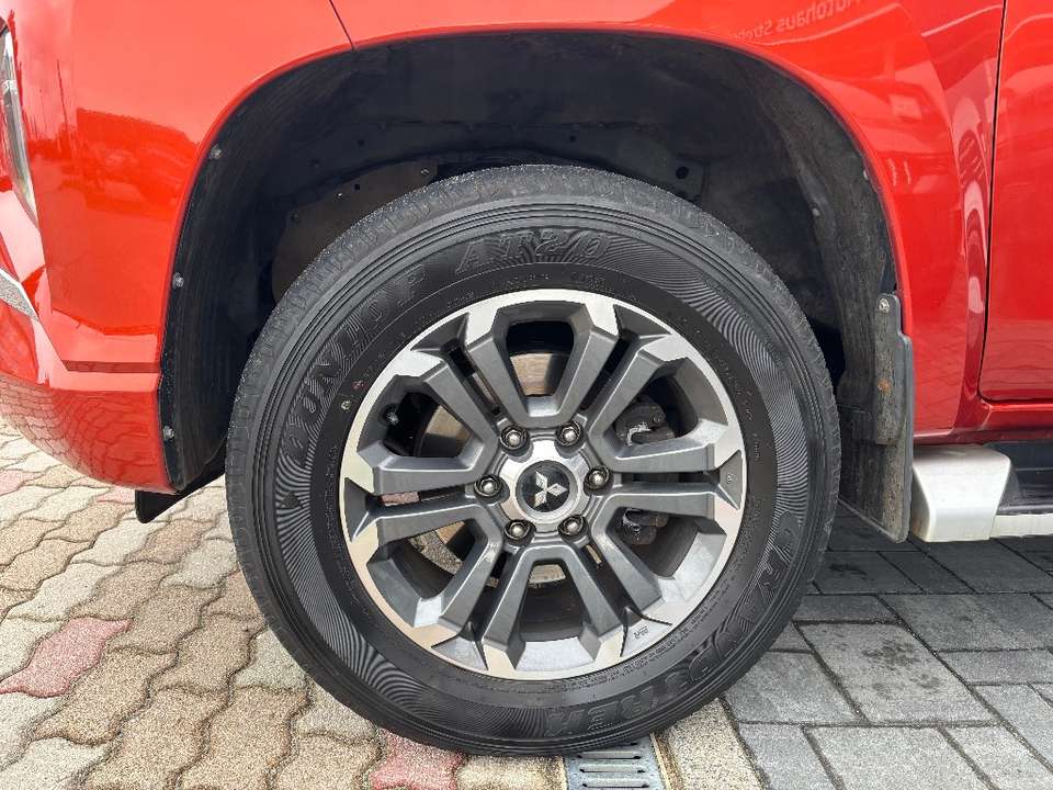 Mitsubishi L200 - Imagem 4