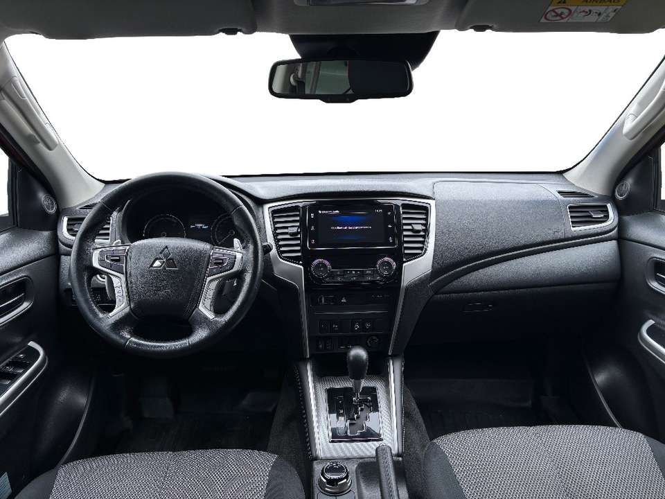 Mitsubishi L200 - Imagem 10