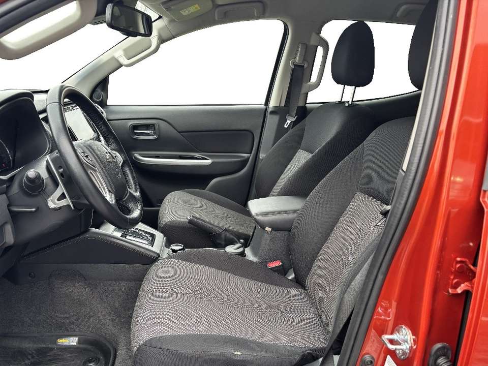 Mitsubishi L200 - Imagem 11