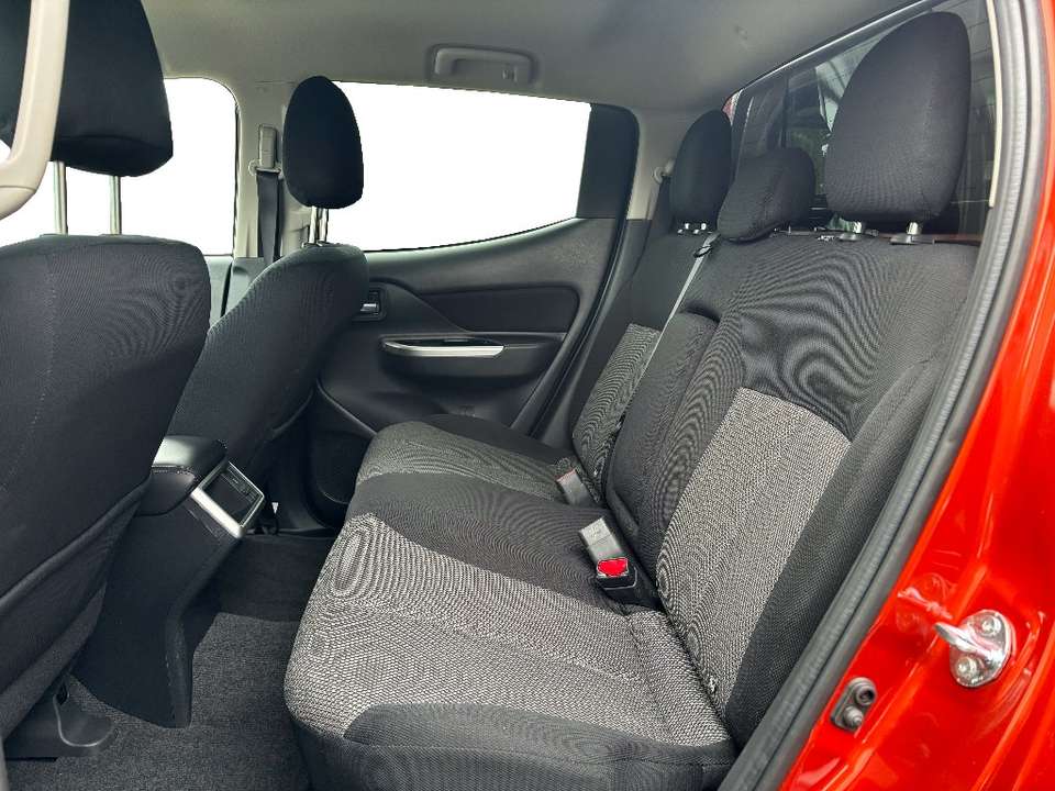 Mitsubishi L200 - Imagem 12