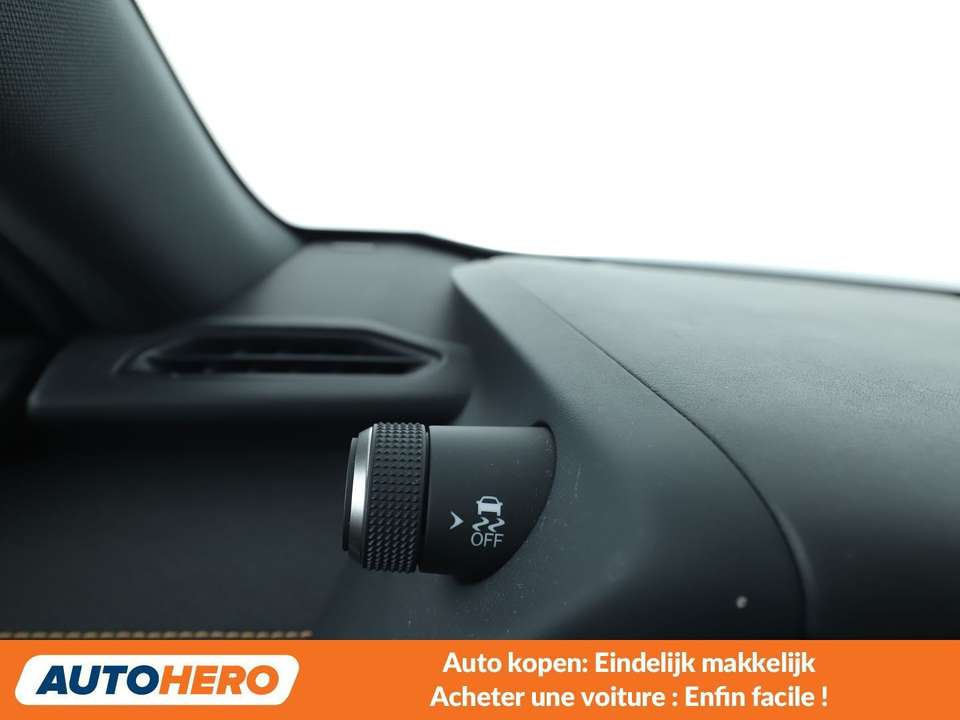 Lexus UX 250h - Imagem 8
