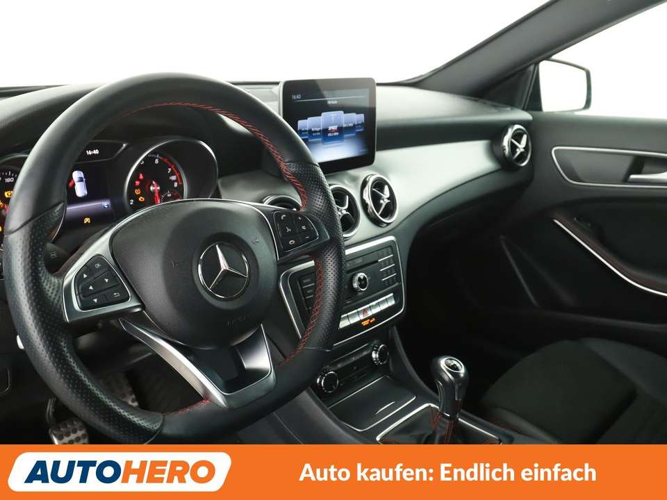 Mercedes-Benz GLA 180 - Imagem 11