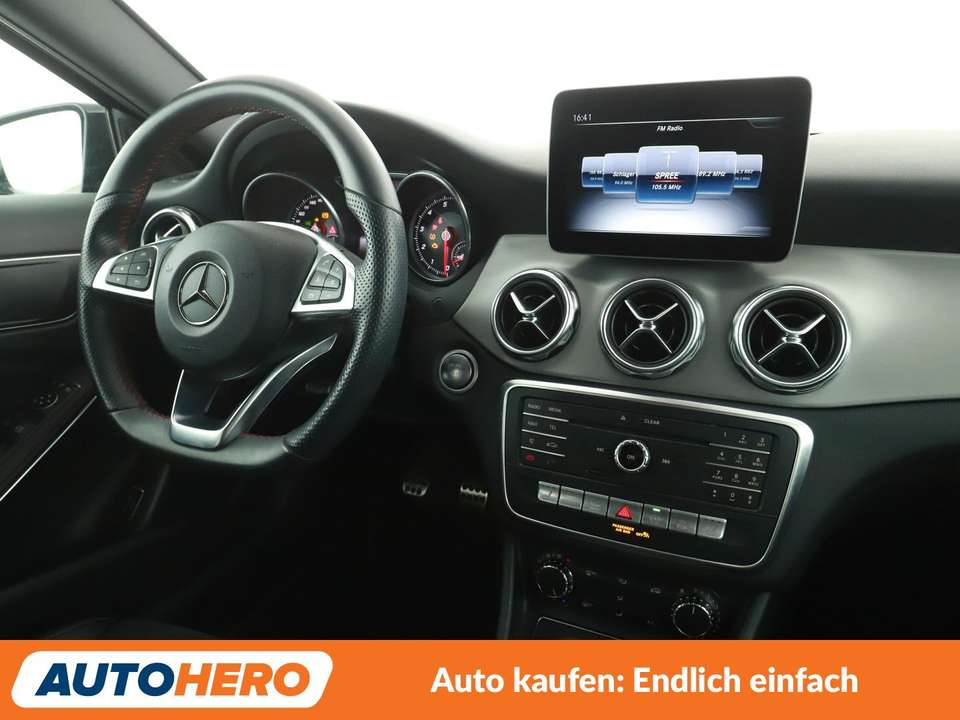 Mercedes-Benz GLA 180 - Imagem 13