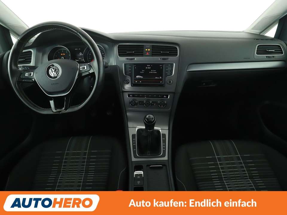 Volkswagen Golf - Imagem 12