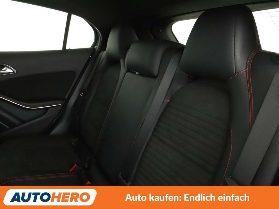 Mercedes-Benz GLA 180 - Imagem 14